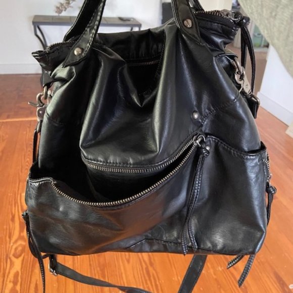 Medium/large size black purse - Picture 1 of 9